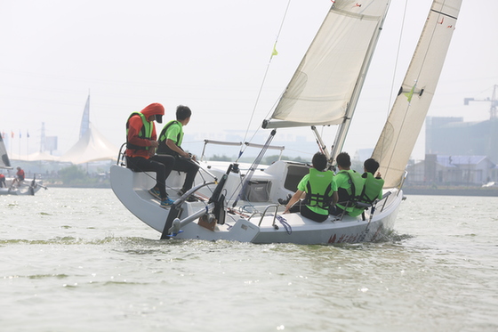 湖北省首届大学生帆船邀请赛开赛